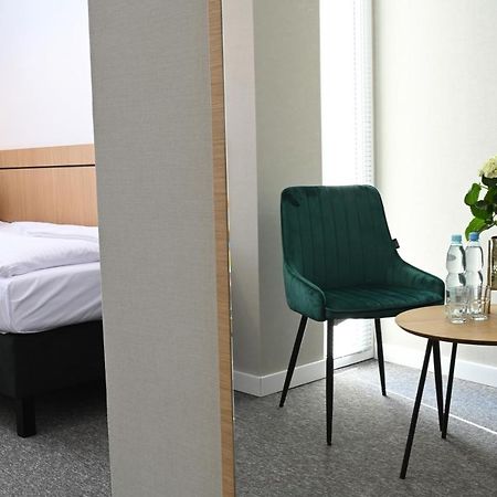 Hotel Parrot Рашин Екстериор снимка